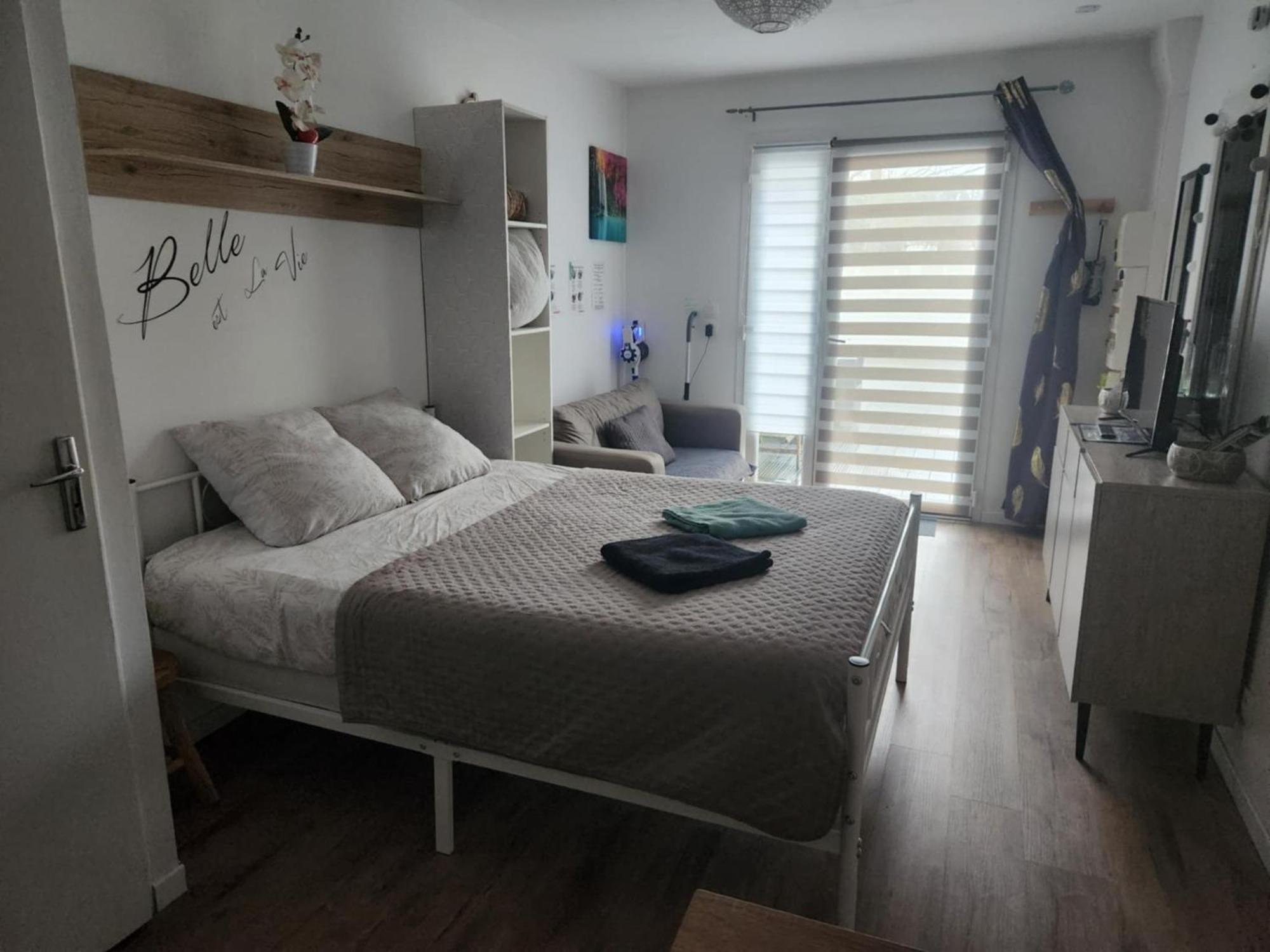 Studio Avec Terrasse Troarn Экстерьер фото